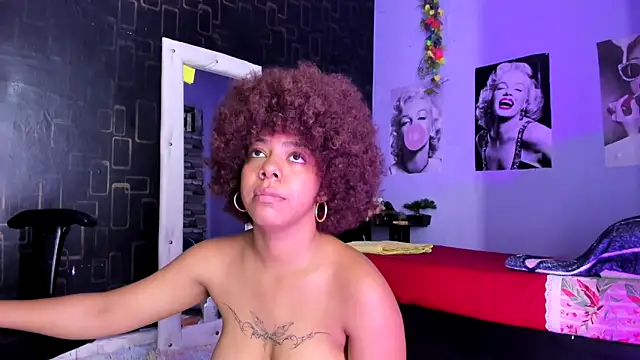 Snapshot of Alika01 chatting on February 10, 4:25 pm Alika01 online show from February 10, 4:25 pm