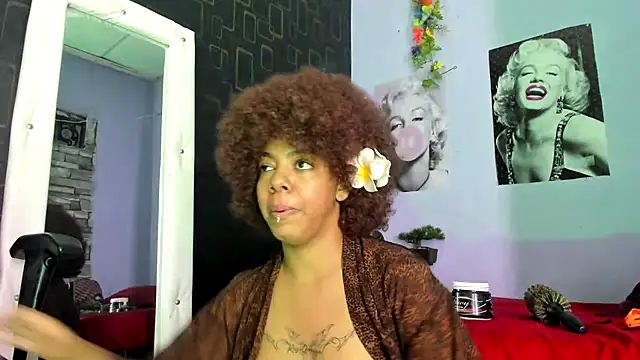 Snapshot of Alika01 chatting on February 13, 1:15 pm Alika01 online show from February 13, 1:15 pm