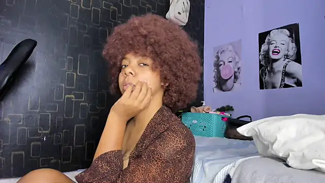 Snapshot of Alika01 chatting on February 20, 8:25 pm Alika01 online show from February 20, 8:25 pm