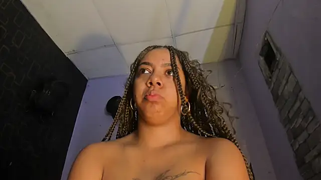 Snapshot of Alika01 chatting on March 2, 1:27 pm Alika01 online show from March 2, 1:27 pm