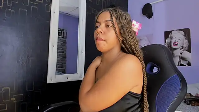 Snapshot of Alika01 chatting on March 14, 11:32 pm Alika01 online show from March 14, 11:32 pm