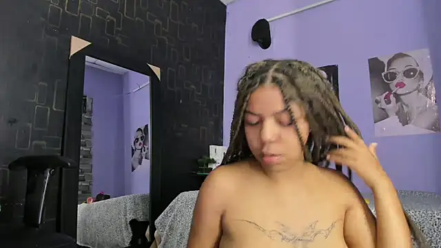 Snapshot of Alika01 chatting on March 22, 8:26 pm Alika01 online show from March 22, 8:26 pm