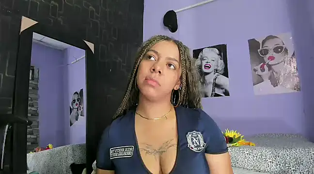 Snapshot of Alika01 chatting on March 22, 11:31 pm Alika01 online show from March 22, 11:31 pm