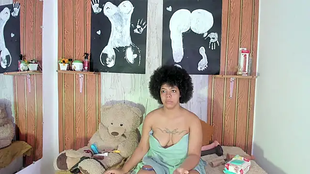 Snapshot of Alika01 chatting on November 22, 2:38 pm Alika01 online show from November 22, 2:38 pm