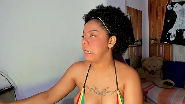 Snapshot of Alika01 chatting on November 29, 1:36 pm Alika01 online show from November 29, 1:36 pm