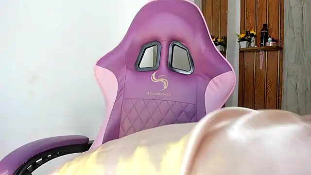 Alika01 online show from January 19, 1:48 pm