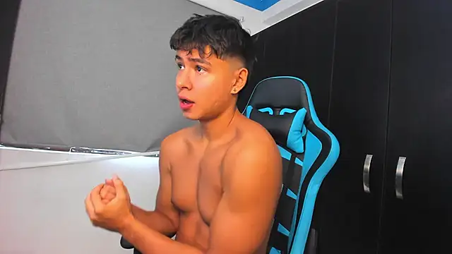 Snapshot of Bray_Kevin chatting on October 22, 5:02 pm Bray Kevin online show from October 22, 5:02 pm