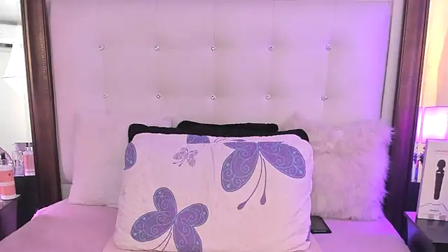 Snapshot of BellaaStarlix chatting on October 10, 12:53 am BellaaStarlix online show from October 10, 12:53 am