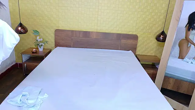 Snapshot of Mrs_booty chatting on September 25, 2:10 pm Mrs booty online show from September 25, 2:10 pm