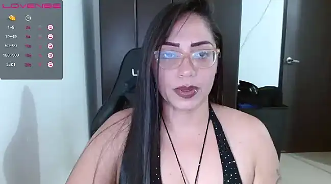 natashasmithe online show from February 3, 4:25 am