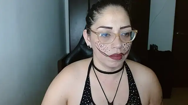 natashasmithe online show from February 6, 3:59 am