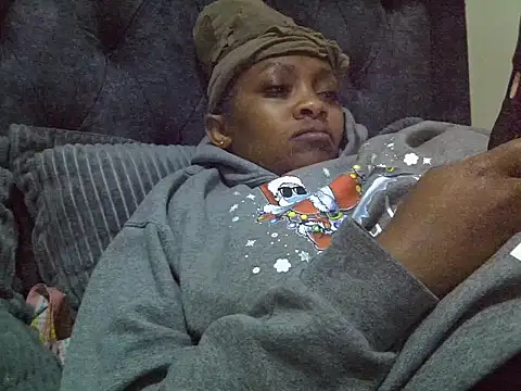 Snapshot of Brown_sexy chatting on November 12, 6:30 pm Brown sexy online show from November 12, 6:30 pm