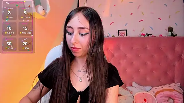 Snapshot of _cloe_martinez chatting on December 6, 11:36 pm cloe martinez online show from December 6, 11:36 pm