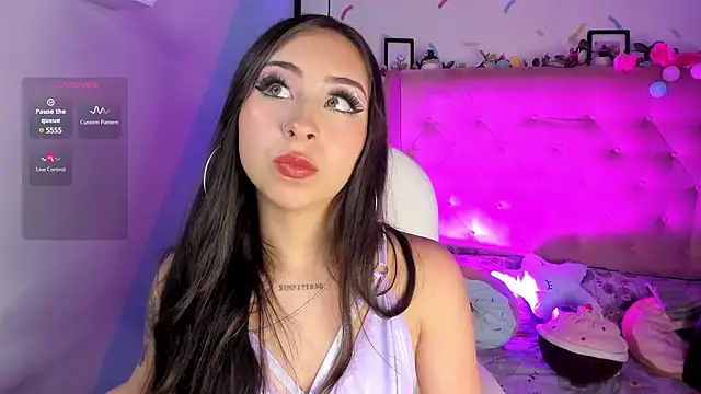 Snapshot of _cloe_martinez chatting on February 28, 11:34 pm cloe martinez online show from February 28, 11:34 pm