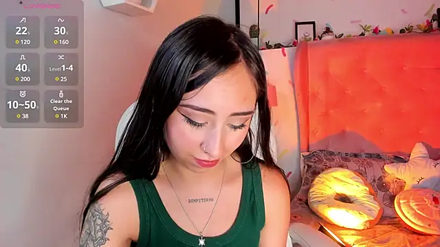 Snapshot of _cloe_martinez chatting on March 17, 9:23 pm cloe martinez online show from March 17, 9:23 pm