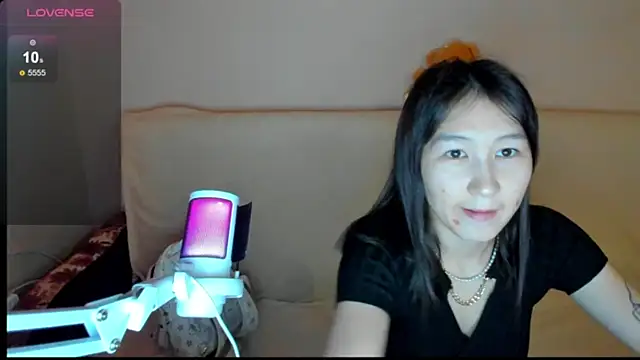 Snapshot of SaraXray chatting on October 30, 1:29 am SaraXray online show from October 30, 1:29 am