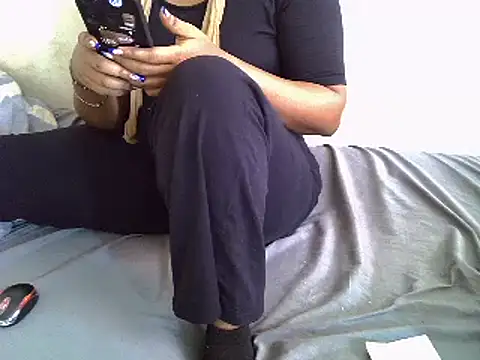 Snapshot of Crystal__Gee chatting on March 12, 7:13 am Crystal  Gee online show from March 12, 7:13 am