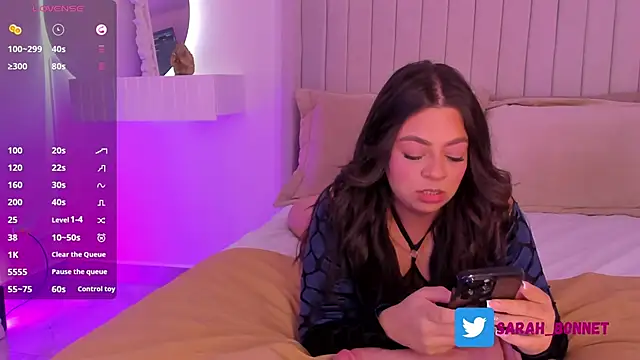 sarah-bonneth online show from February 25, 11:30 am