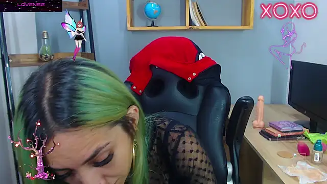 Snapshot of Erika_Stevens chatting on October 28, 12:03 am Erika Stevens online show from October 28, 12:03 am