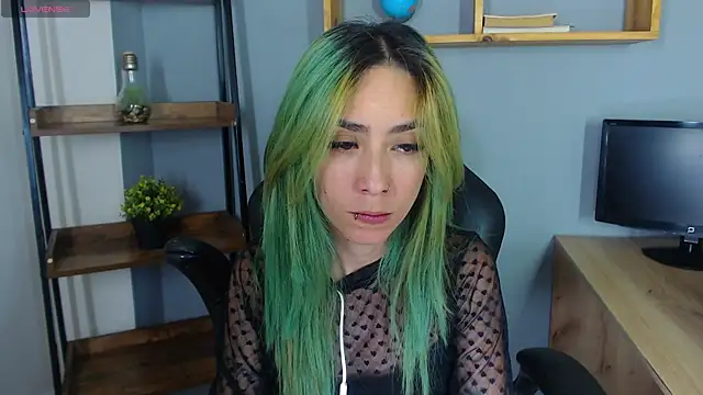 Snapshot of Erika_Stevens chatting on November 2, 12:35 am Erika Stevens online show from November 2, 12:35 am