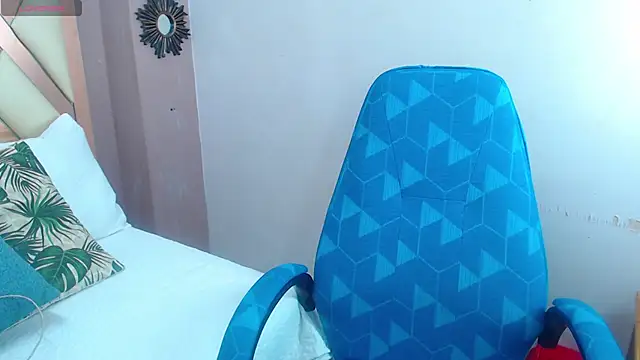 Snapshot of Erika_Stevens chatting on November 11, 3:23 pm Erika Stevens online show from November 11, 3:23 pm