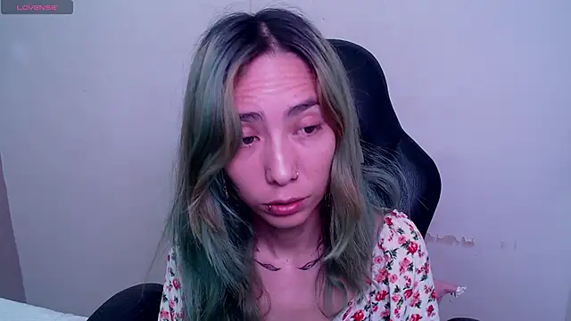 Snapshot of Erika_Stevens chatting on November 17, 4:35 pm Erika Stevens online show from November 17, 4:35 pm