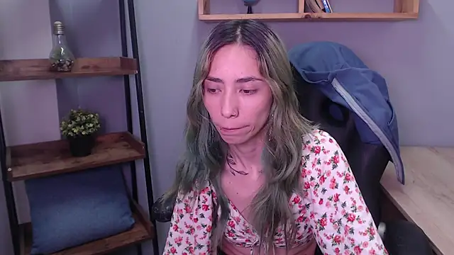 Snapshot of Erika_Stevens chatting on November 20, 12:55 am Erika Stevens online show from November 20, 12:55 am