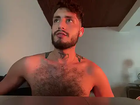 Snapshot of axel_giracr chatting on December 5, 9:06 pm axel giracr online show from December 5, 9:06 pm