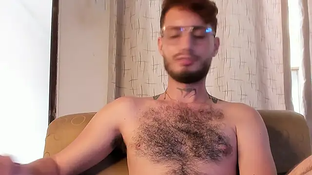 Snapshot of axel_giracr chatting on February 22, 7:36 pm axel giracr online show from February 22, 7:36 pm