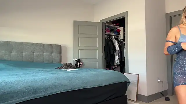 Snapshot of ElenaErickson chatting on January 13, 8:04 pm ElenaErickson online show from January 13, 8:04 pm