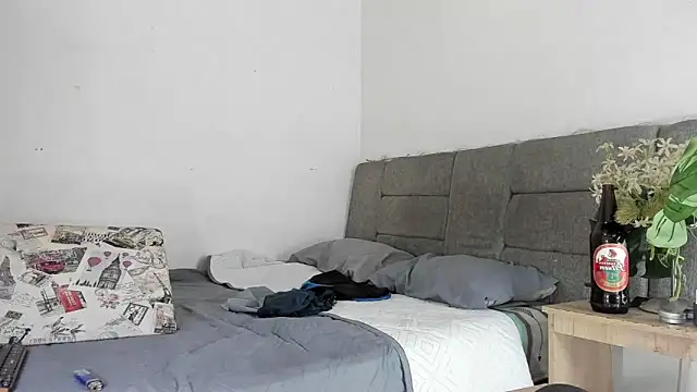 Snapshot of tom_colinn chatting on September 15, 1:11 pm tom colinn online show from September 15, 1:11 pm