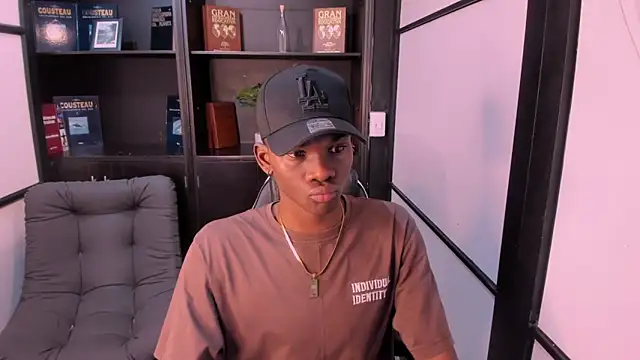 Snapshot of JacksonMuller_ chatting on November 15, 12:02 pm JacksonMuller online show from November 15, 12:02 pm