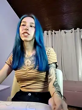 Snapshot of dakota_senju chatting on December 17, 10:43 pm dakota senju online show from December 17, 10:43 pm