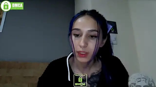 Snapshot of dakota_senju chatting on January 1, 12:11 am dakota senju online show from January 1, 12:11 am