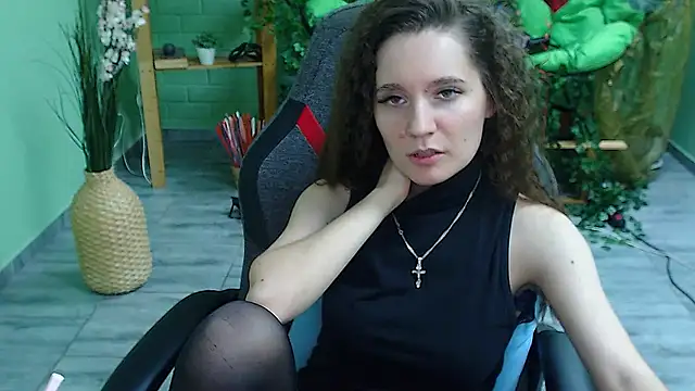 Snapshot of Miss_Barbara_ chatting on February 13, 9:49 pm Miss Barbara online show from February 13, 9:49 pm