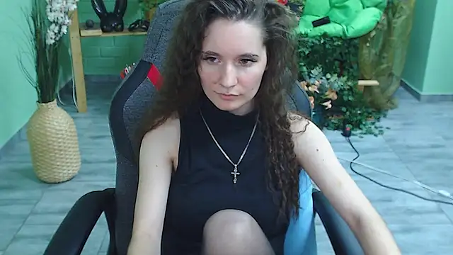 Snapshot of Miss_Barbara_ chatting on February 22, 1:44 am Miss Barbara online show from February 22, 1:44 am