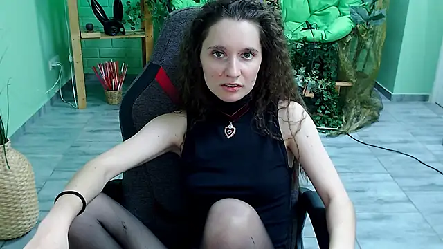 Snapshot of Miss_Barbara_ chatting on March 10, 10:13 pm Miss Barbara online show from March 10, 10:13 pm