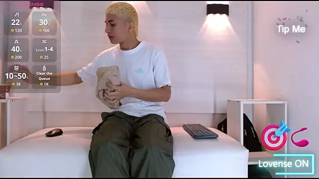 Snapshot of jeic_18 chatting on September 20, 1:12 pm jeic 18 online show from September 20, 1:12 pm