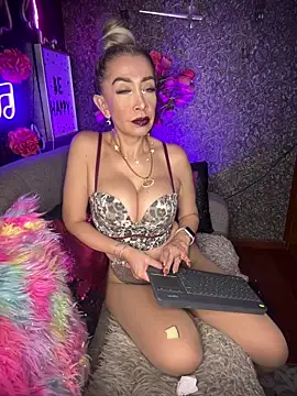 Snapshot of EvelinaGrey chatting on January 22, 5:48 am EvelinaGrey online show from January 22, 5:48 am