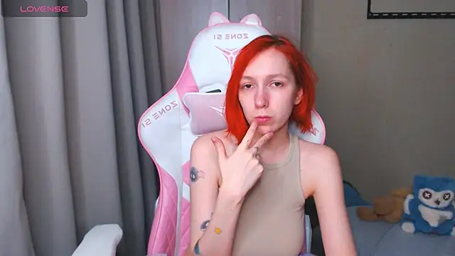 Snapshot of LeahGottty chatting on November 14, 3:05 am LeahGottty online show from November 14, 3:05 am