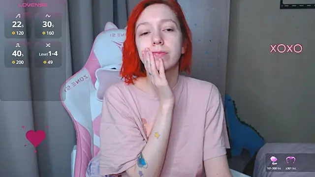 Snapshot of LeahGottty chatting on November 27, 2:13 am LeahGottty online show from November 27, 2:13 am