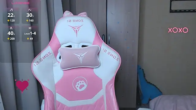 Snapshot of LeahGottty chatting on November 28, 2:14 am LeahGottty online show from November 28, 2:14 am