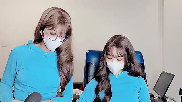 Mono-Stewardesss online show from December 29, 2:00 pm