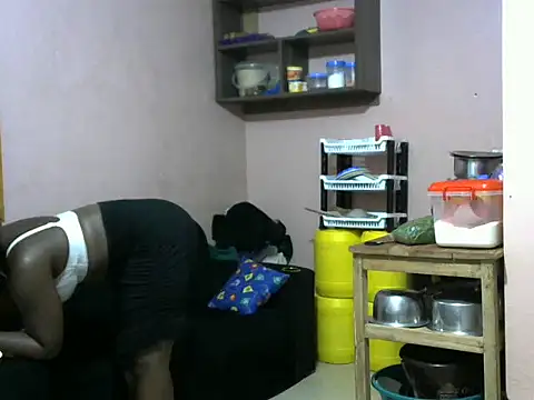 slender-qwene online show from October 28, 5:04 pm