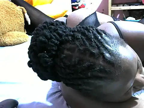 slender-qwene online show from February 22, 8:18 pm