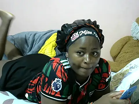 slender-qwene online show from April 17, 9:45 am