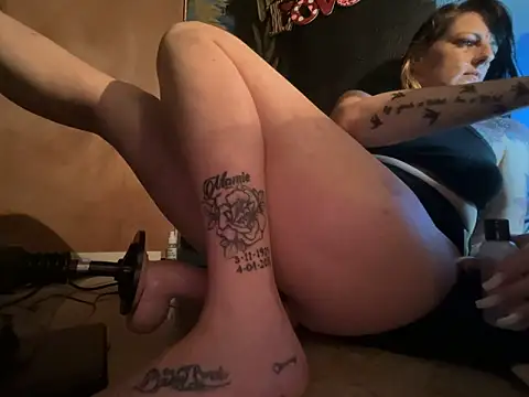 Snapshot of SmokingAcess chatting on March 8, 5:11 am SmokingAcess online show from March 8, 5:11 am