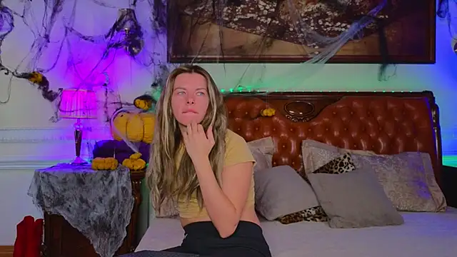 Real Tini online show from November 3, 6:14 am