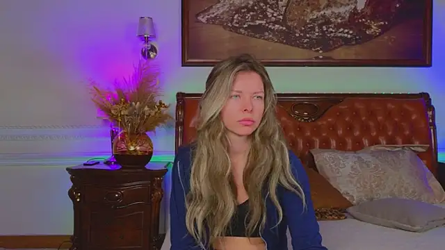 Real Tini online show from November 18, 6:07 am