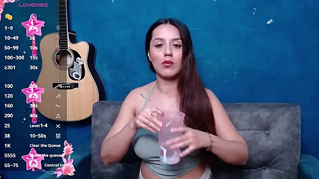 Snapshot of Natalielovee_ chatting on February 9, 11:15 pm Natalielovee online show from February 9, 11:15 pm